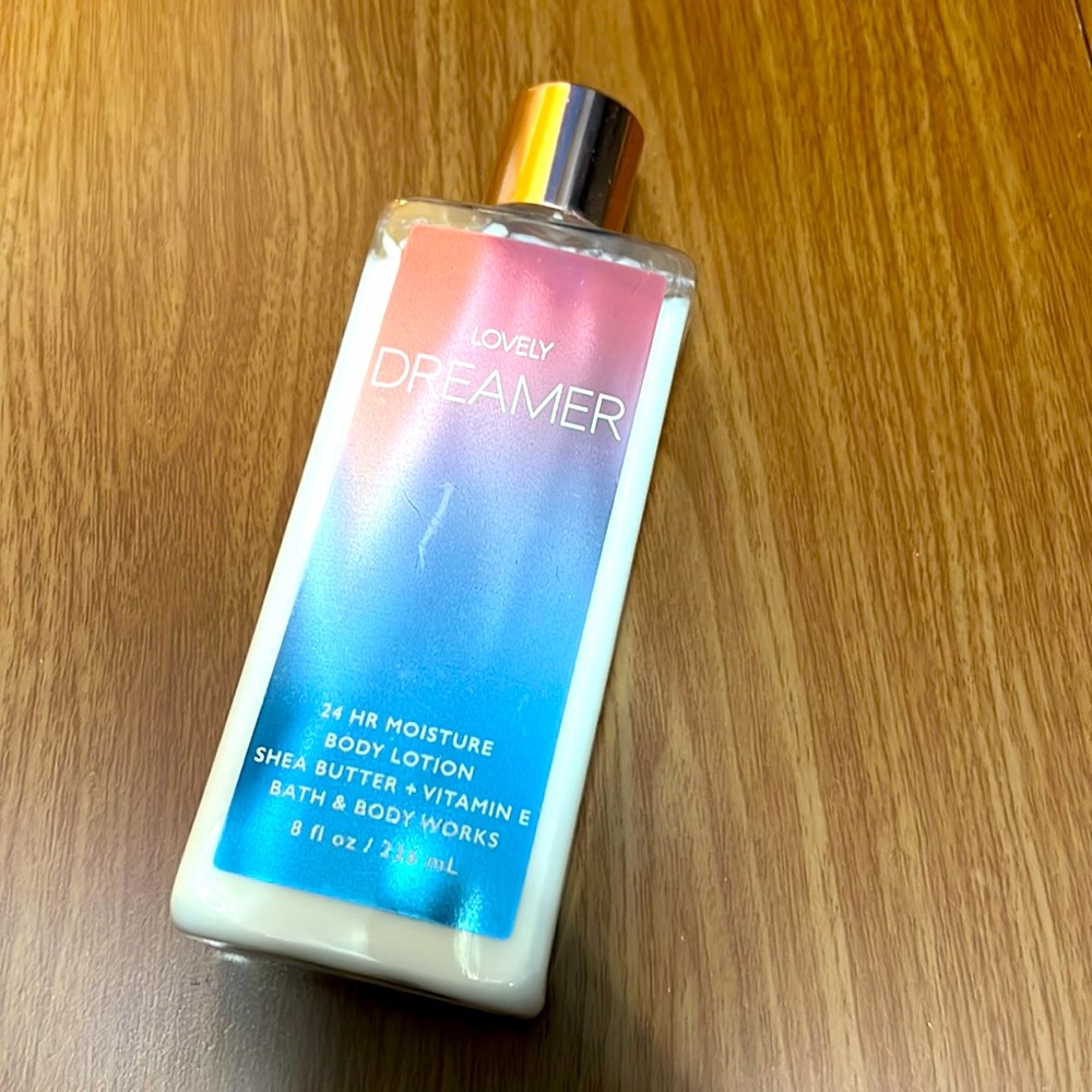 NEW - NWT - Lovely Dreamer Body Lotion - Bath & Body Works - 8 oz.